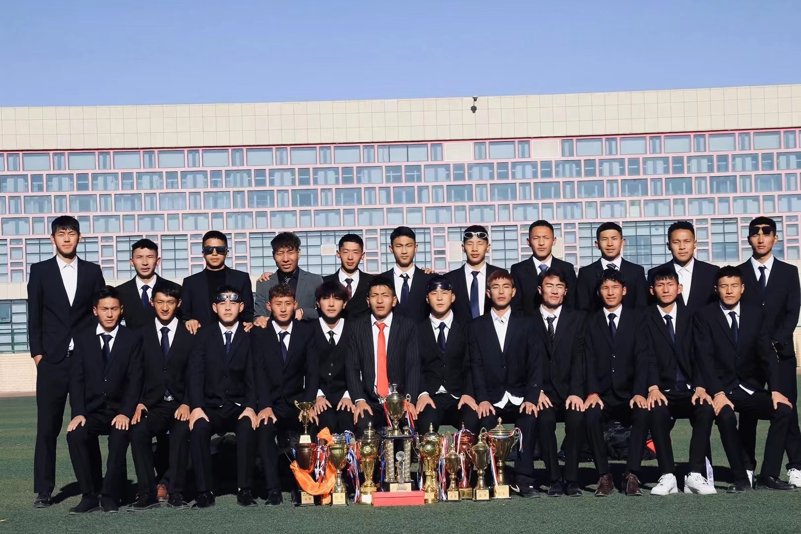 包含传奇教练的“战术秘籍”:夺冠背后的大谋略的词条 包含传奇教练的“战术秘籍”:夺冠背后的大谋略的词条