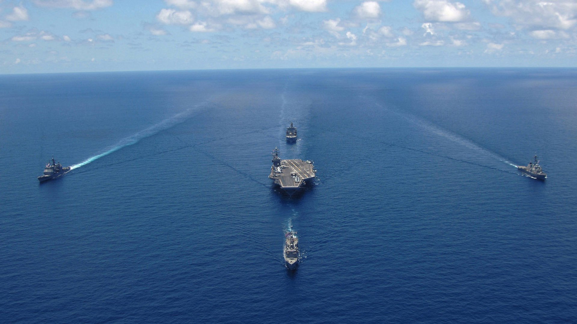 广州富力主场遭大连一方逆转,中超战局变化,广州富力主场球迷区