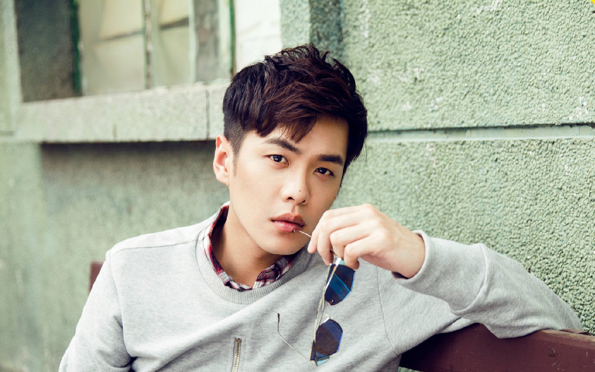 执教经验丰富,女足比赛助教荣膺教练团队成员,女足 教练