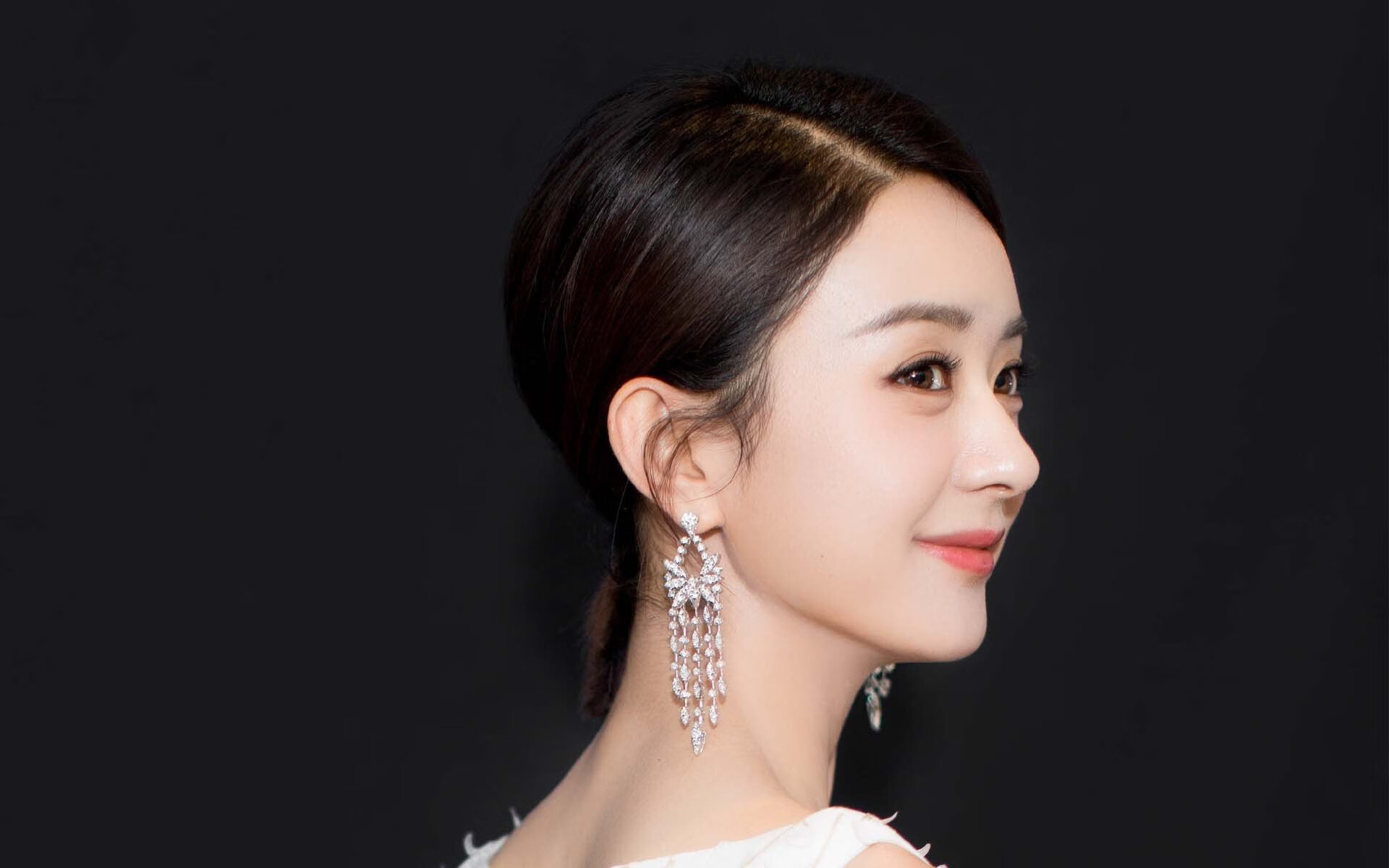 球队备战强劲对手，女足比赛临危不惧，女足对阵表