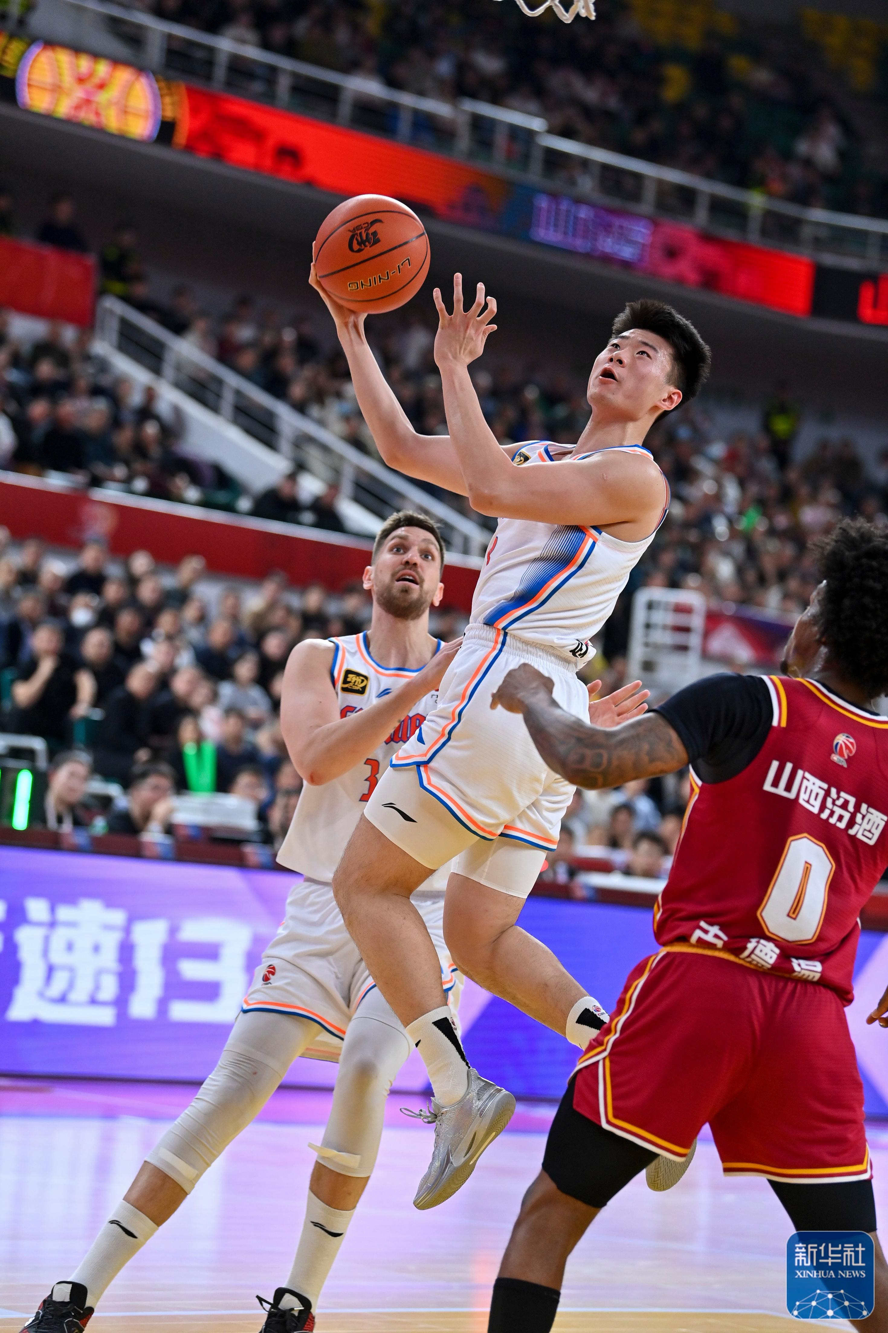 关于开云体育：CBA季后赛半决赛战况胶着，悬念迭起引人入胜的信息